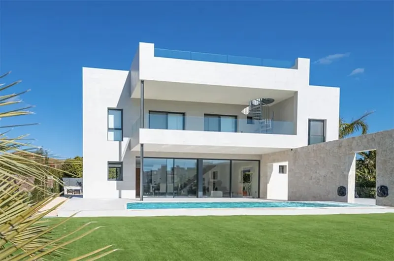 New modern villa on the first sea line in Puig de Ros — photo 3