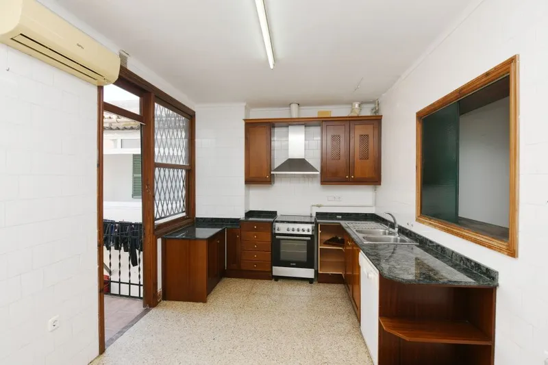 First floor apartment in an excellent and central location in Palma — photo 11