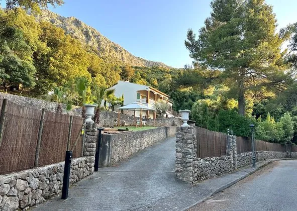 Detached house in Calle b, Escorca — photo 1
