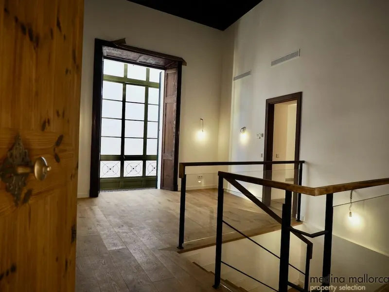 Luxury duplex apartment in a historic building in Palma — photo 2
