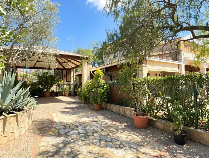 Two independent houses in one complex: maximum flexibility for family, guests or investment — photo 6