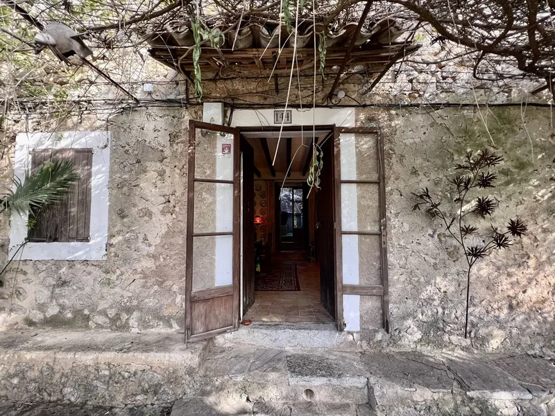 Charming village house in Esporles — photo 1