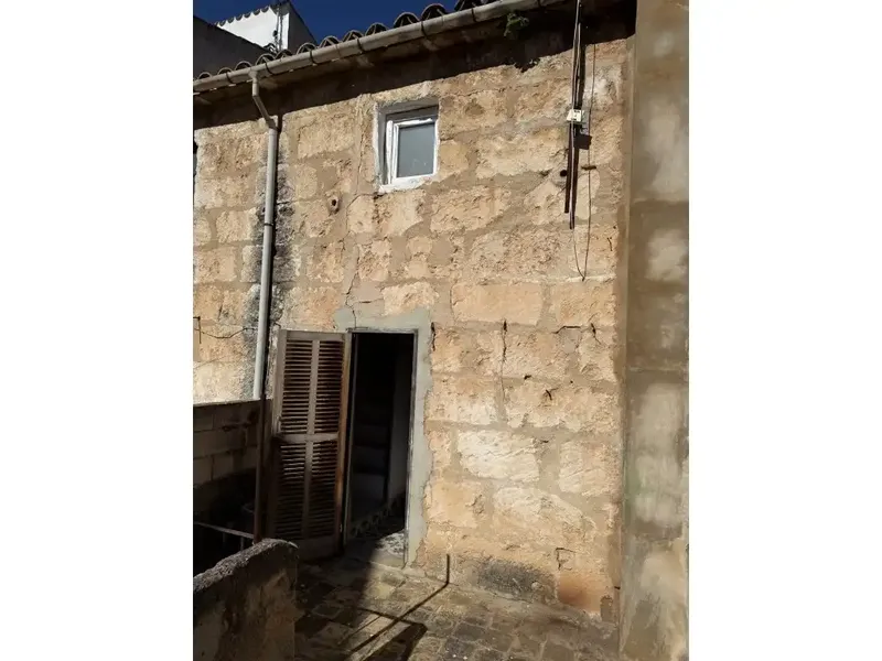 Two independent single-family houses are offered, both at the registry and cadastral level, located in a consolidated and well-connected area — photo 9
