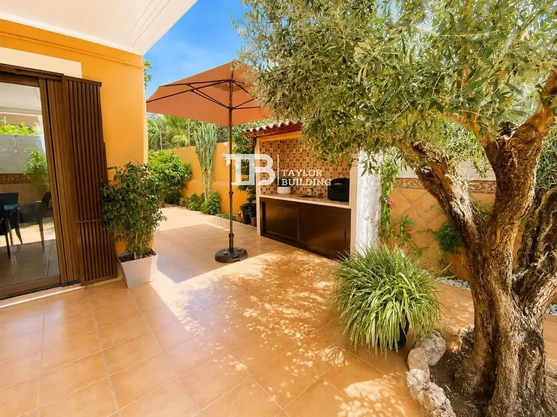 Taylor Building Real Estate presents this beautiful semi-detached house of 228 m² useful area located in S’Olivera - Amanecer, a residential area especi — photo 3
