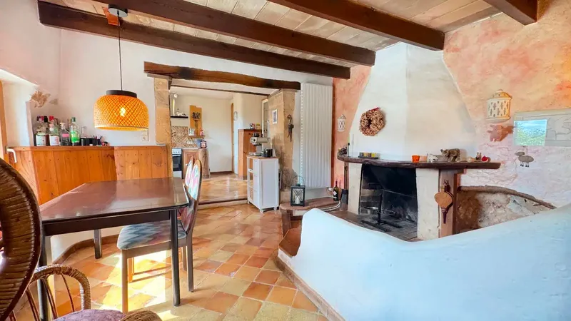 16th-century finca in Inca, renovated, with 446 m2 currently 4 double bedrooms and 2 full bathrooms in the main house. It is located — photo 4