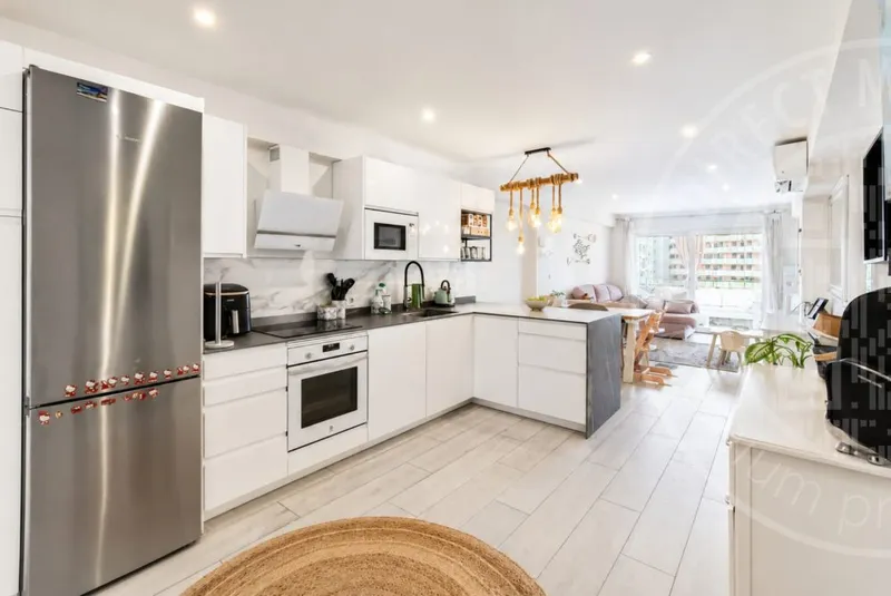 260804 – Modernised Apartment near the Beach — photo 7