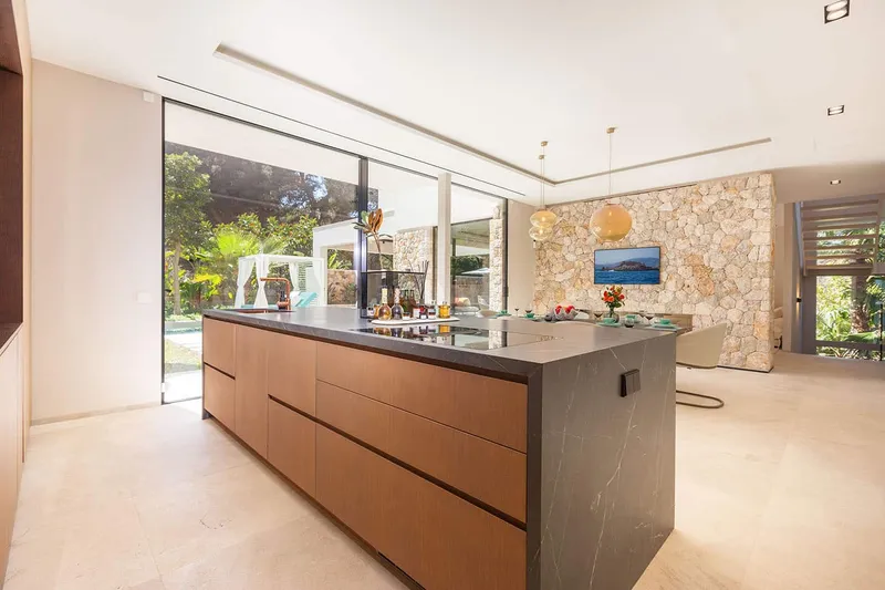 Modern luxury villa in a central location, ready for first occupancy — photo 7