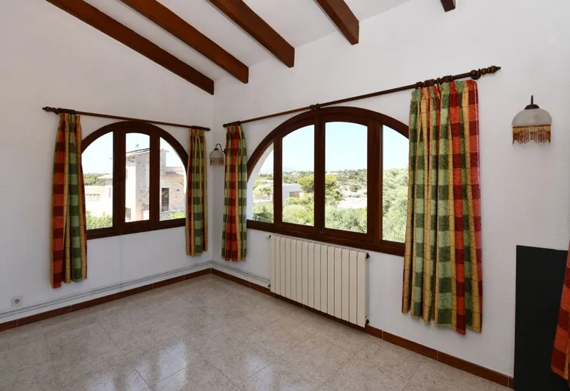 Villa with a lot of potential in a very good location in Cala Llombards — photo 8