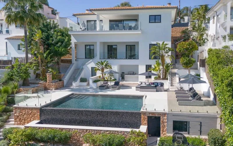 Beautifully reformed villa in the center of Portals Nous — photo 1