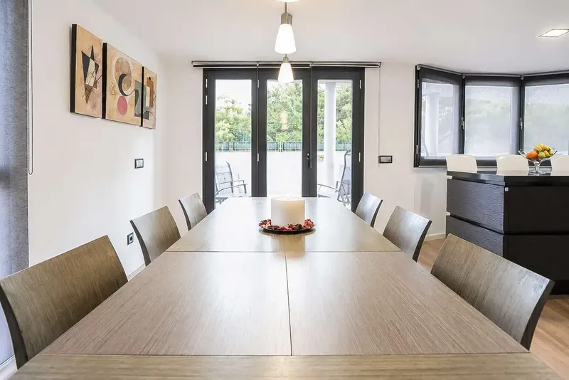 In a highly sought-after location in Can Pastilla, just steps from the sea, two identical semi-detached houses are for sale, each for €1,600,000, both — photo 8