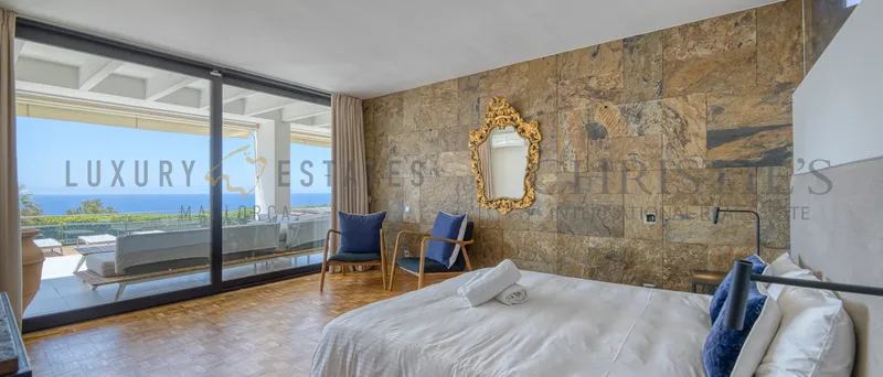 Spacious villa in Badia Blava with fantastic views in 1st sea line on the coast of Llucmajor — photo 9