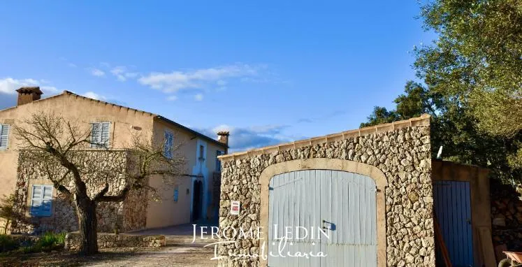 Beautiful country house surrounded by vineyard with pool and touristic licence — photo 2