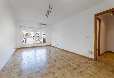 Apartment with elevator in Camp Redó area — photo 1
