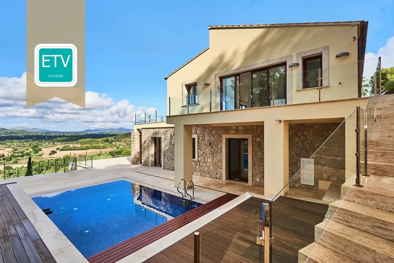 Elegant villa with vacation rental license and spectacular views of the golf course in Canyamel — photo 1