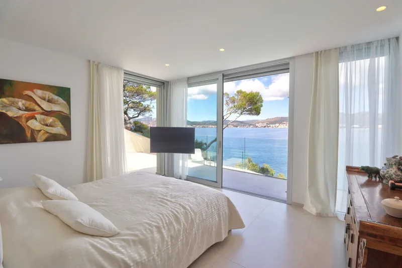 Seafront Villa for Sale in Santa Ponsa — photo 4