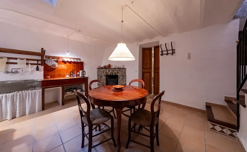 Typical village house with terrace in Fornalutx — photo 4