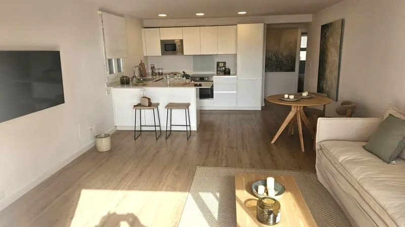 South facing 3 bedroom apartment with private terrace in the center of Palma — photo 3