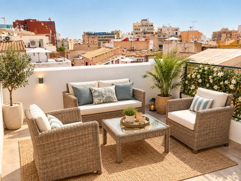 Palma Old Town: Renovated apartment with private terrace and optional underground parking space — photo 1
