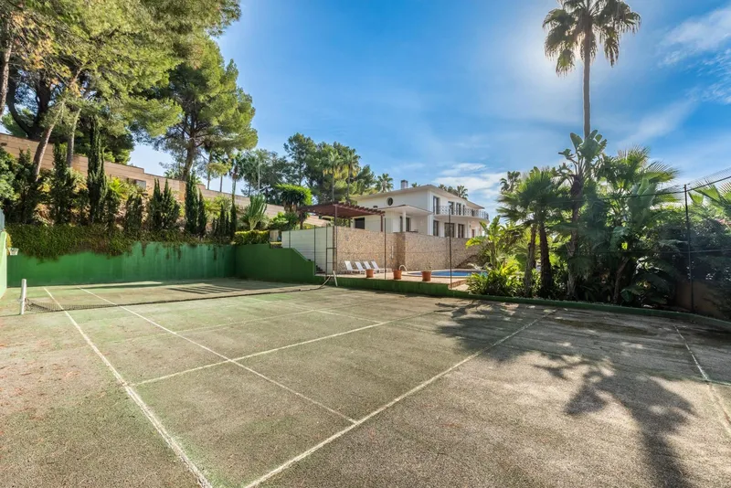 Luxury villa in Son Vida — photo 10