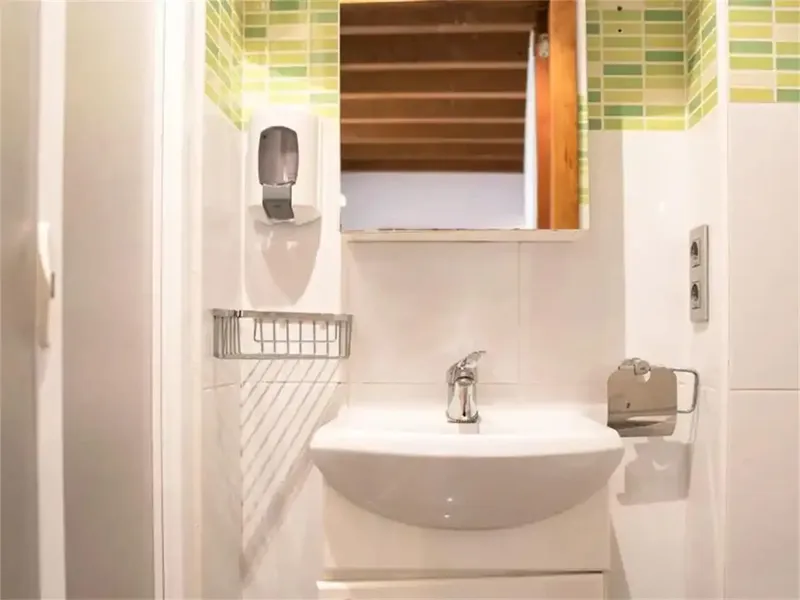 House in the center of Pollença, ready to live in, double glazing, air conditioning, good location, not negotiable — photo 12