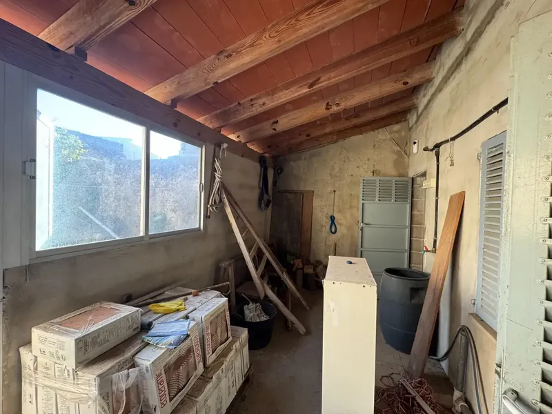 If you are looking for a house with character and a backyard with real possibilities, this two-story house with internal communication allows — photo 11