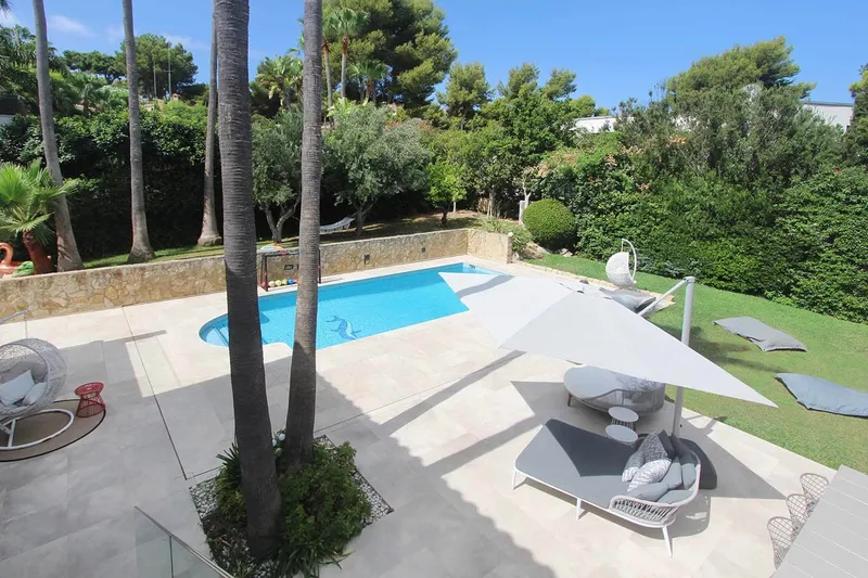 Bright 6-bedroom villa for rent — photo 8