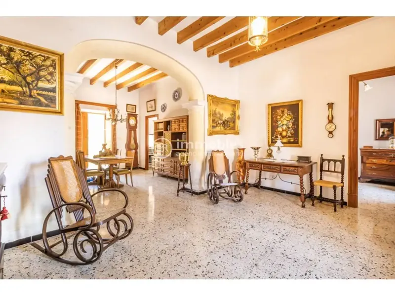 ENCANTADORA CASA SEÑORIAL EN BINIALI CON AMPLIO PATIO Y ZONA DE GARAJE — photo 10