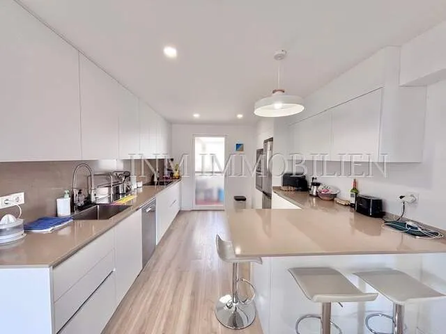 Beach-near 120m² top-floor apartment with 3 bedrooms and 2 bathrooms for rent — photo 7