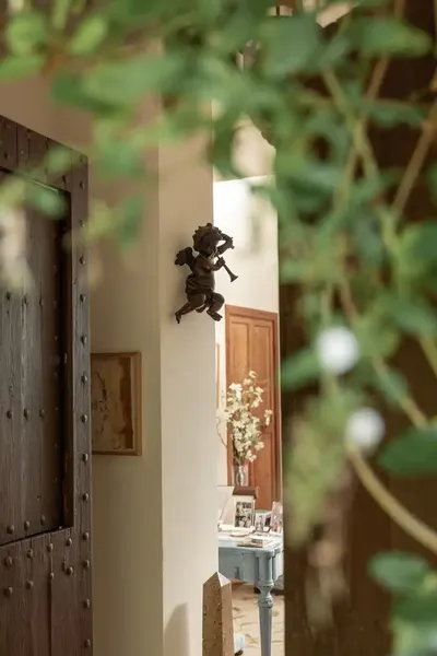 This exceptional villa is located in the prestigious George Sand urbanization, in the hills above Valldemossa, surrounded by the impressive — photo 12