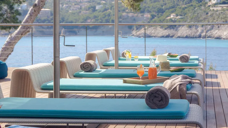 Villa in Camp de Mar - waterfront estate with pool — photo 3