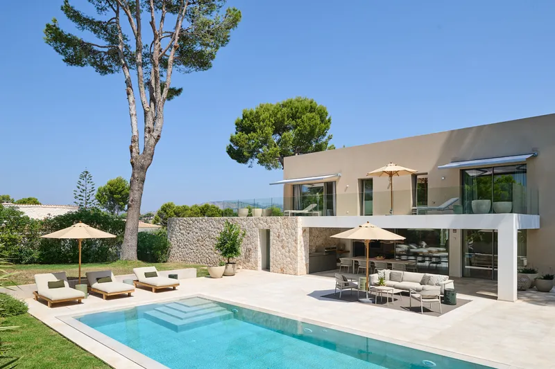 Exclusive: Modern villa in a prime location in Santa Ponsa - Marcel Remus Real Estate — photo 1