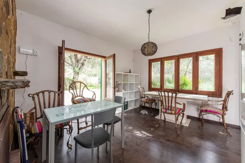 A house with many possibilities and ample space to make the most of. — photo 5
