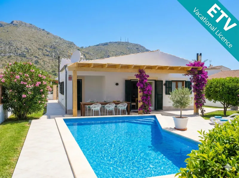 Detached Villa in Puerto de Alcúdia — photo 1