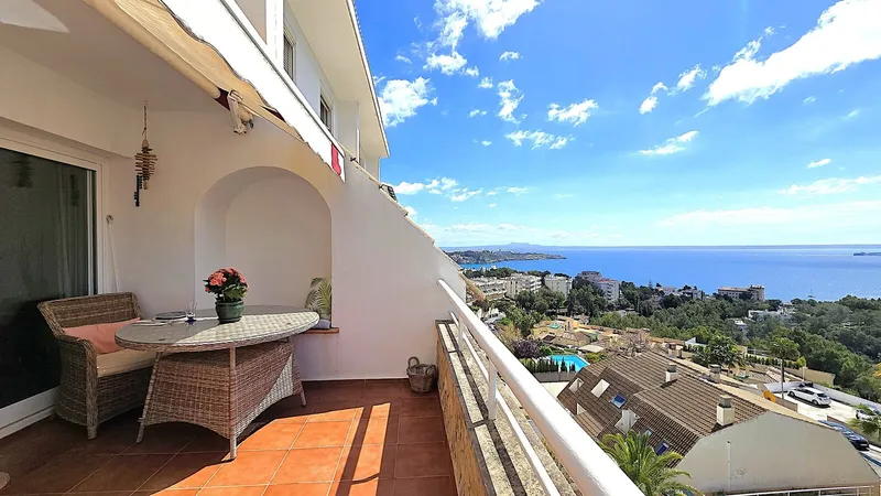 VE-JHRE065 – Beautiful 3-bedroom duplex with terrace and rooftop with sea views in the elevated residential area of Cas Català Nou — photo 11