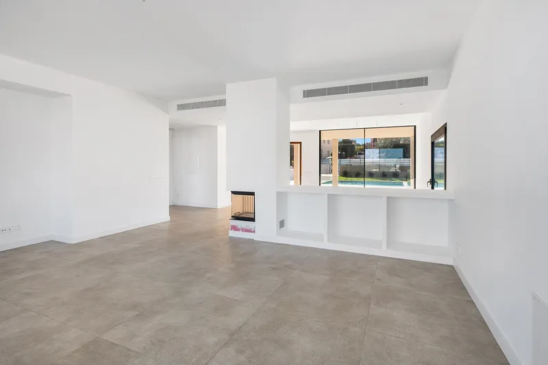 Exclusive new-build villa with pool in the immediate vicinity of the Portopetro harbor — photo 4