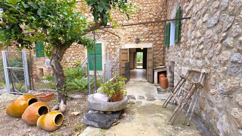 Between the mountains connecting Sóller and Fornalutx lies this unique property, located in one of the most beautiful and peaceful enclaves — photo 6