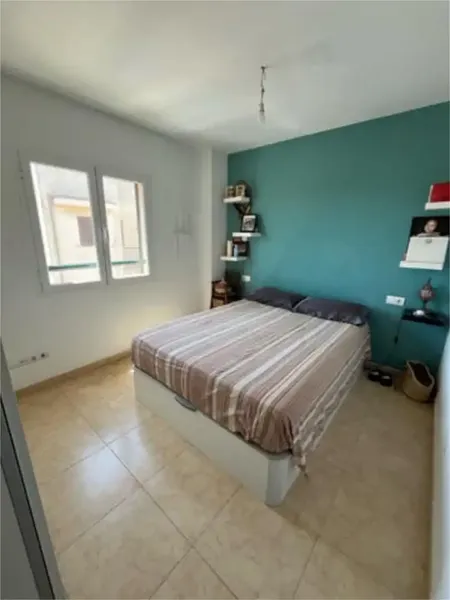 Bright 85 m2 penthouse with 3 bedrooms, 1 bathroom, separate kitchen, large living-dining room and spectacular 50 m2 terrace — photo 4