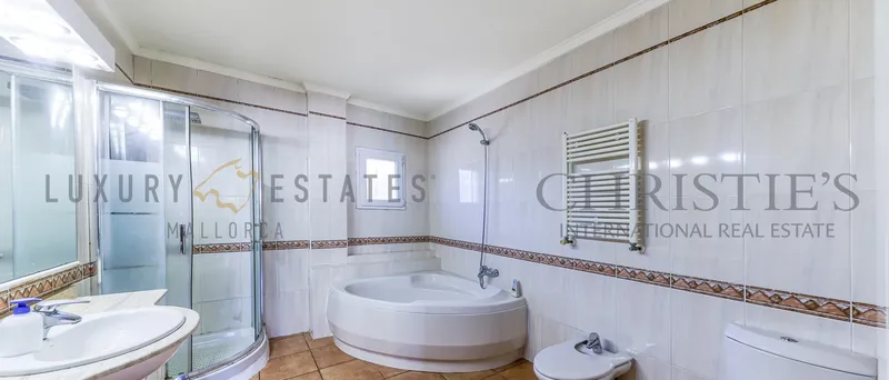 Mediterranean villa in Santa Ponsa on a centrally located double plot with lots of potential — photo 6