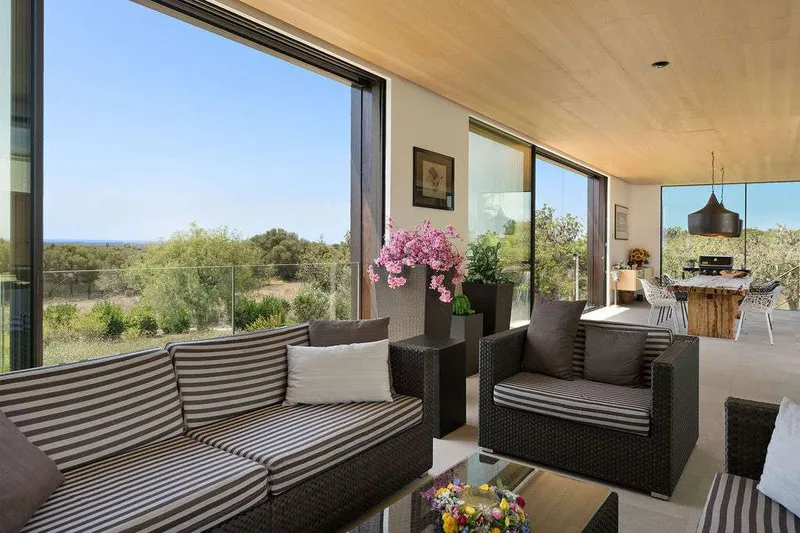 Modern design house with sea views, high-tech pool and guest apartment — photo 9