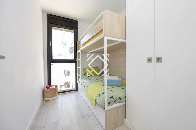 Modern and bright flat for sale close to the sea in Puerto de Alcudia, Mallorca. — photo 11