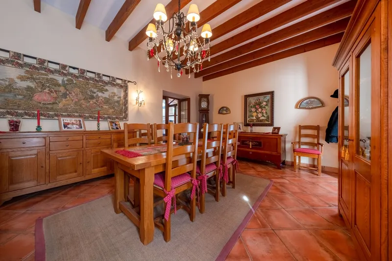 Charming Mallorcan townhouse with patio and garden in Campos — photo 8