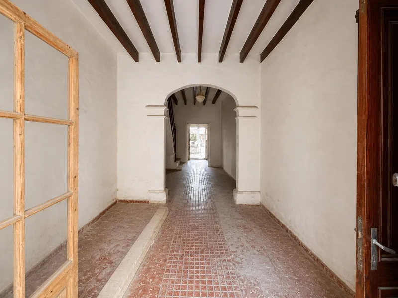Authentic village house to renovate in Llucmajor — photo 1
