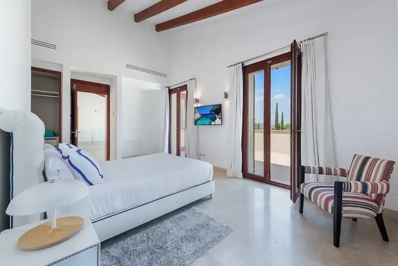 Just 5 minutes from the beach in an exclusive area of Canyamel in northeast Mallorca, in a picturesque location next to the golf course — photo 12