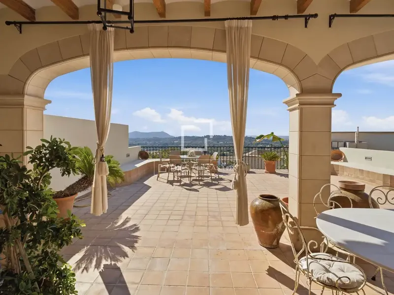 Located in the heart of the charming village of Selva, at the foot of the Sierra de Tramuntana, this property is a unique example of heritage — photo 2