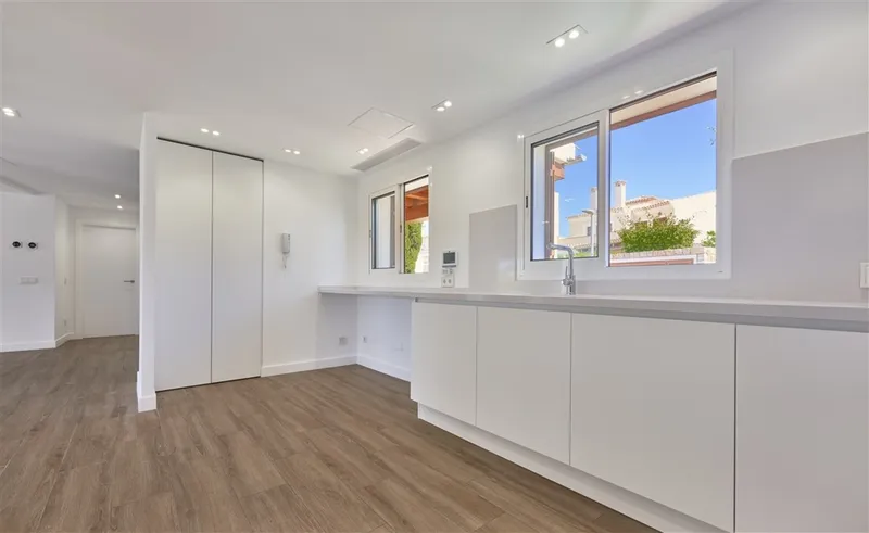 Villa as good as new in golf course residential complex Santa Ponsa — photo 12