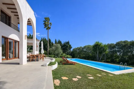 Alcudia, elegant and modern villa with holiday rental license near Alcúdia — photo 2