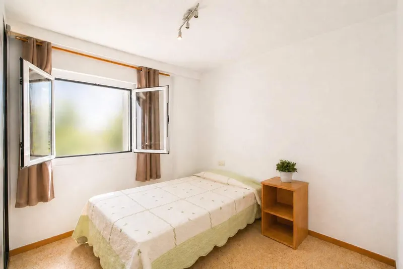 88m² apartment with 4 rooms, balcony and sea view for sale — photo 9