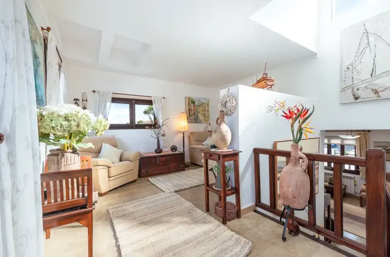 Presented exclusively by Balearic Properties, this charming house is located in the highly sought-after area of Gotmar, Puerto Pollensa. — photo 5