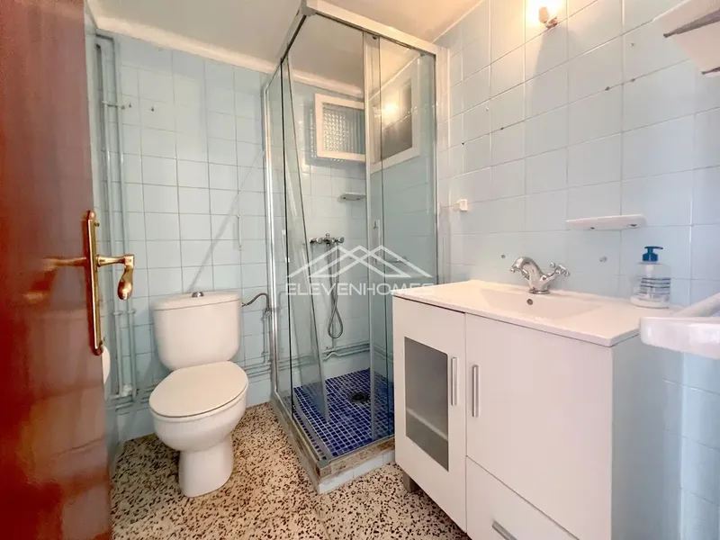 Located in the coveted area of Bonaire, this spacious fifth-floor apartment in a well-maintained building with elevator offers an opportunity — photo 10