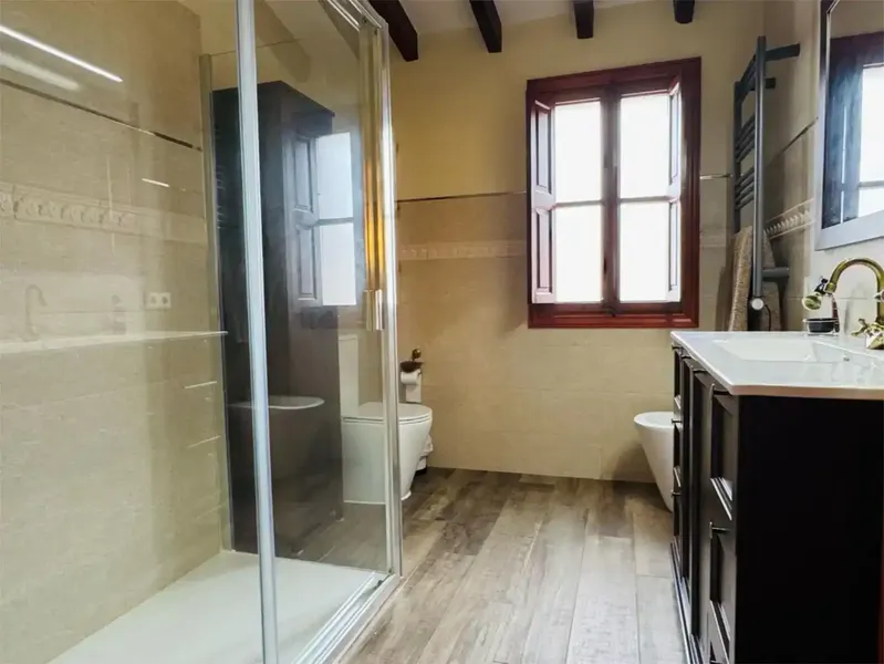 ¡Exclusiva casa de pueblo totalmente reformada en el corazón de Llucmajor! 🌿✨ — photo 10